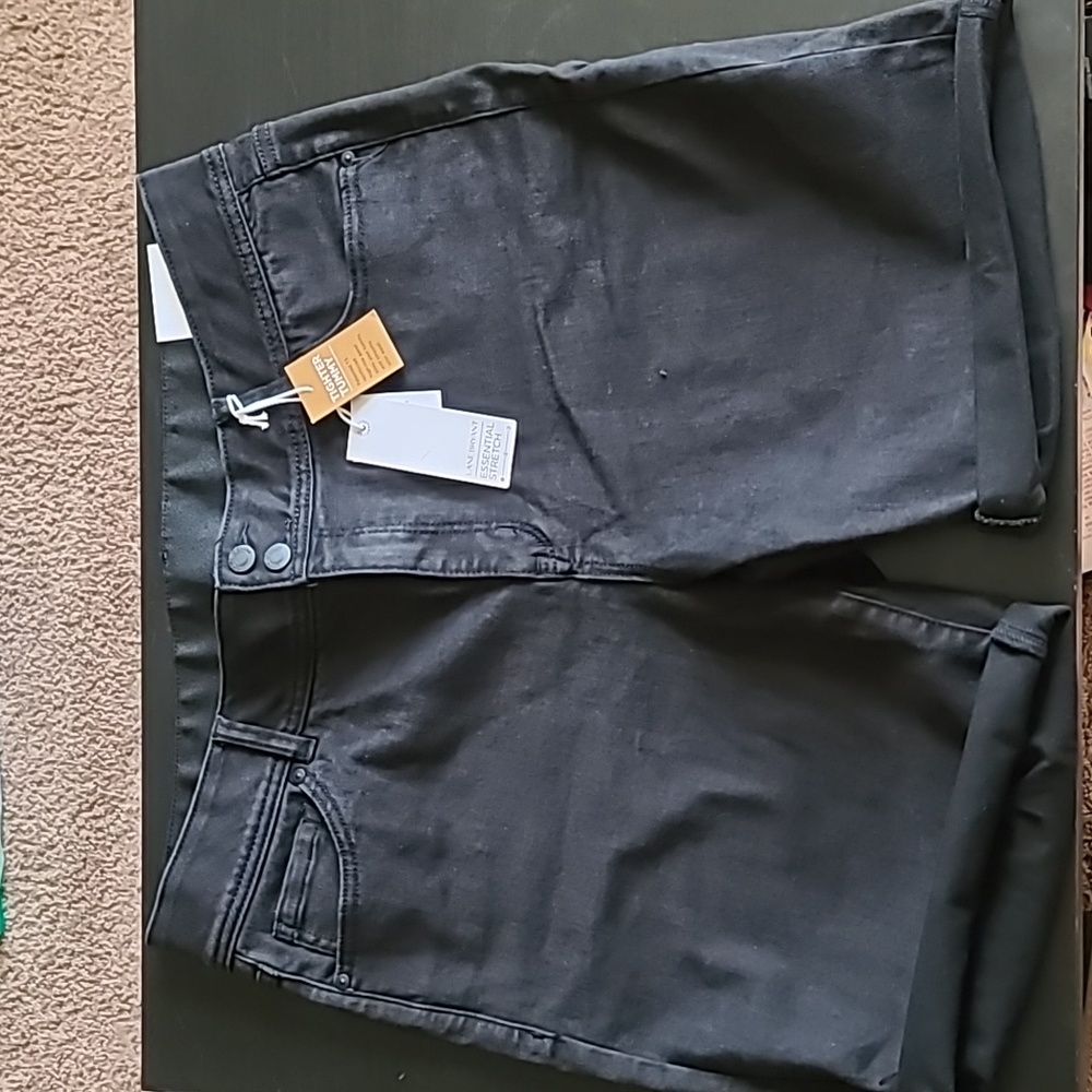 Lane Bryant Tighter Tummy High-Rise Essential Stretch Denim Bermuda Size 18